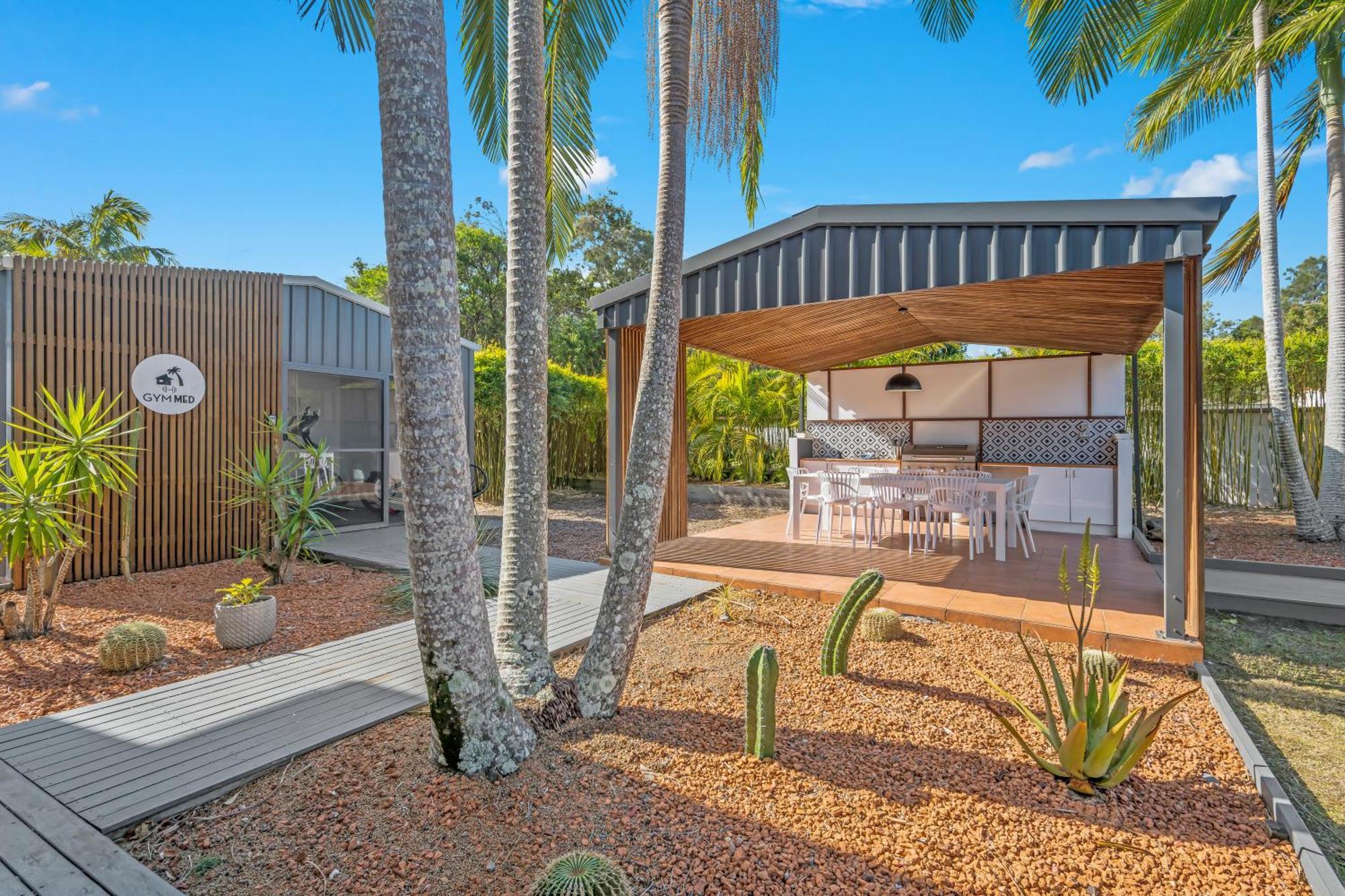 The Med Crescent Head Motel Exterior photo